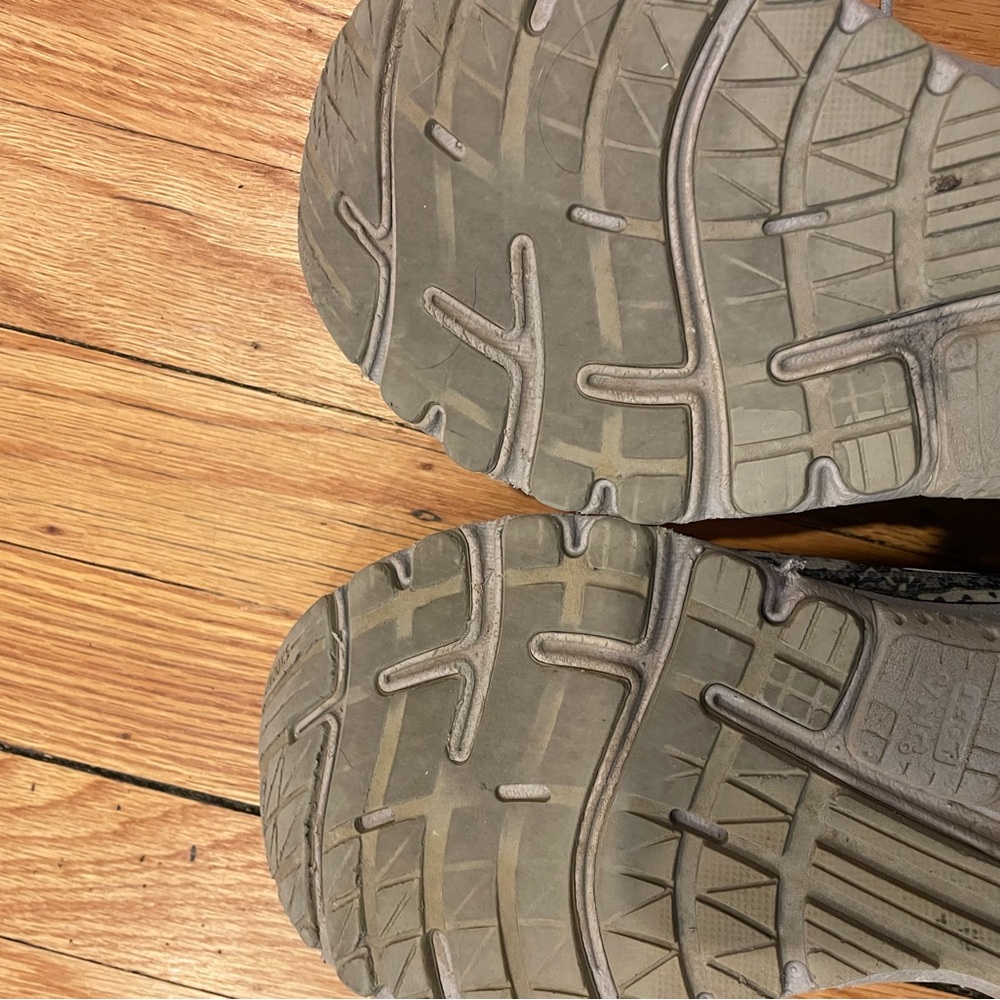 Brooks Black and Gray Snake pattern Sneakers Adre… - image 14